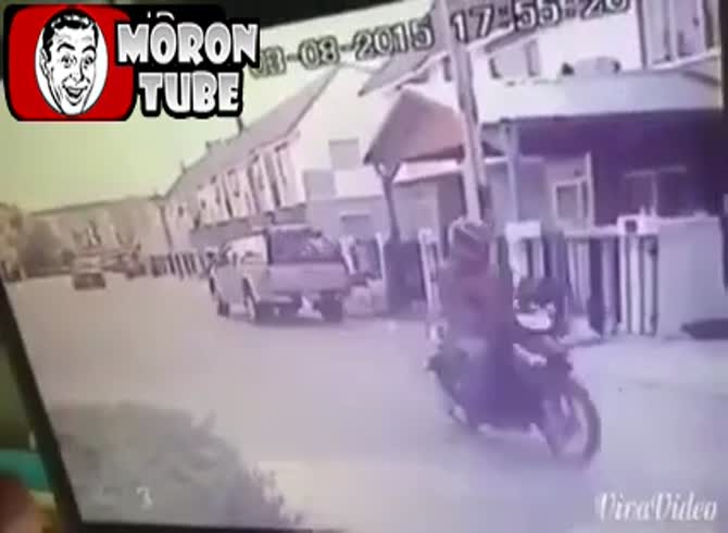 Video :A youngster almost gets ran over by a police officer